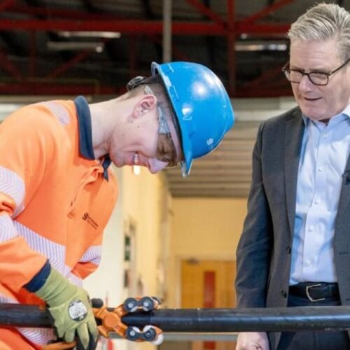 Críticas a Starmer por dedicarse más a la política exterior que a la economía