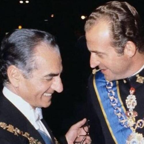 El cheque con el que el Sha de Persia financió la transición española