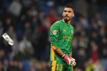 Alivio para el Espanyol: solo una multa por el botellazo a Gazzaniga