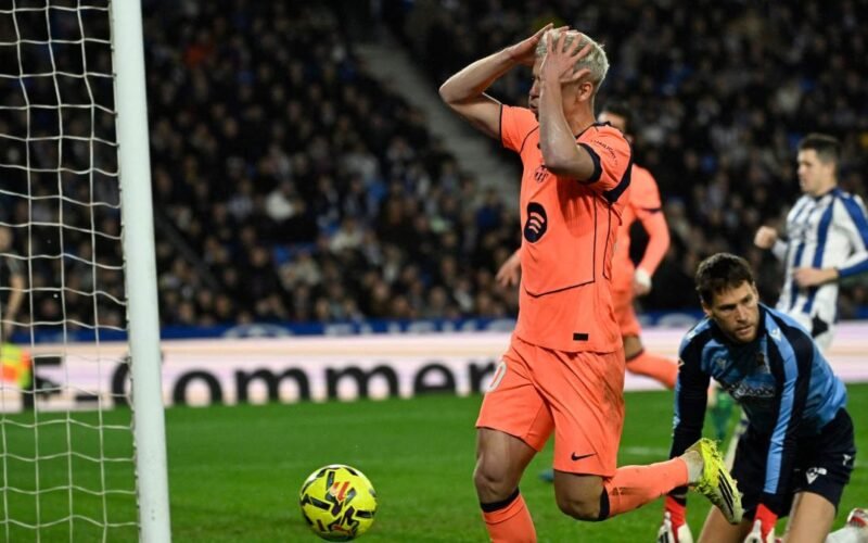 La reacción del Barça al arbitraje de Gil Manzano y otros detalles de la derrota en Anoeta
