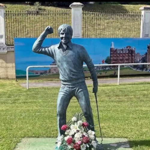 Desaparece la estatua en honor a Seve Ballesteros en su ciudad natal