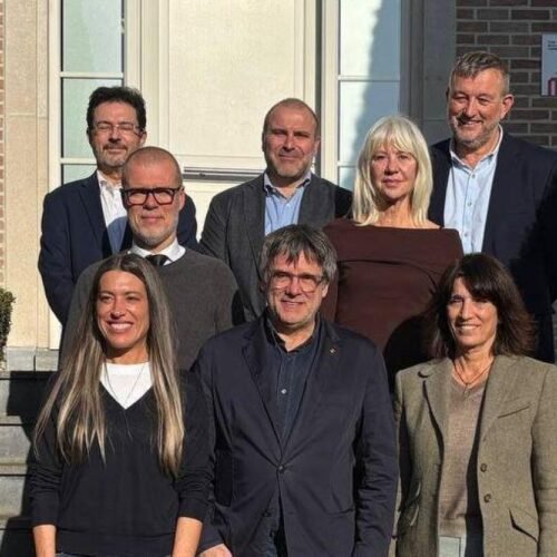 Puigdemont aborda con el grupo de Junts la agenda política del Congreso de los próximos meses