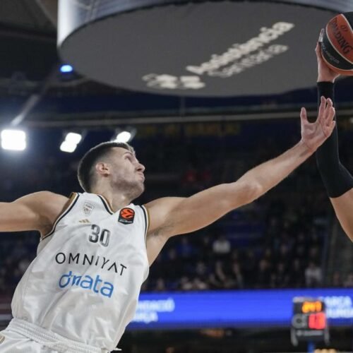 Brizuela encuentra el oasis y acaba con el Dubai