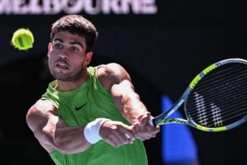 Alcaraz evita sobresaltos y accede a la tercera ronda del Open de Australia