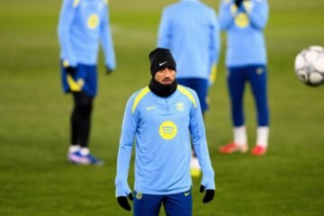 Raphinha regresa al once del Barça en Praga