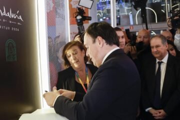 Pérez Llorca pide más ejecución ferroviaria, “especialmente” en las Cercanías valencianas