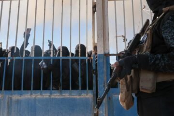 El ejército sirio entra en el campamento de Al Hol, que alberga a familias del Estado Islámico