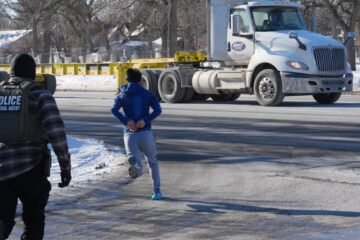 Tres catalanas en la resistencia en Minneapolis