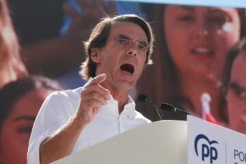 Aznar recibió dos paquetes de Epstein