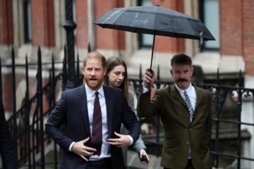 Enrique de Inglaterra testifica que las normas de la monarquía le impidieron demandar antes a la prensa: “La política era nunca quejarse, nunca dar explicaciones”