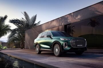 EBRO s900: el SUV híbrido enchufable de siete plazas que redefine el confort
