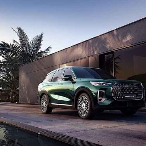 EBRO s900: el SUV híbrido enchufable de siete plazas que redefine el confort