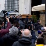 La capilla ardiente de Valentino en Roma, en imágenes