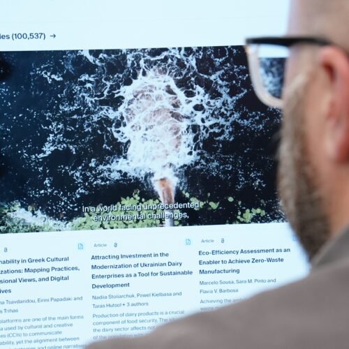 Miles de científicos hinchan su currículum con estudios autopublicados que cuestan millones de euros de dinero público