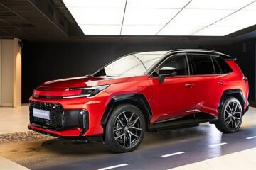 Toyota RAV4 reinventa el SUV con su sexta generación más electrificada