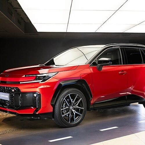 Toyota RAV4 reinventa el SUV con su sexta generación más electrificada