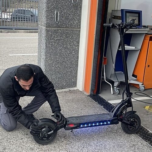 ¿Sabías que ya es obligatorio asegurar un patinete en España? Evita multas de 800 euros