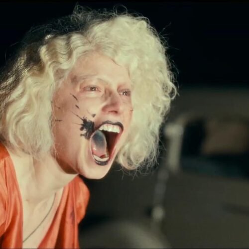 ¡La novia!: Monstruosamente desordenada, monstruosamente feliz, monstruosamente Jessie Buckley (****)