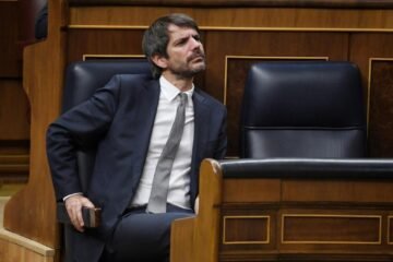 Los Comuns reclaman reactivar la excepción ibérica por los efectos de la guerra en Oriente Medio