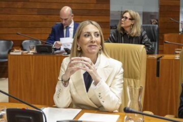 Vox frustra por segunda vez la investidura de Guardiola en Extremadura