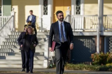 Lanzan una bomba casera cerca de la residencia del alcalde Zohran Mamdani durante una protesta antiislámica en Nueva York