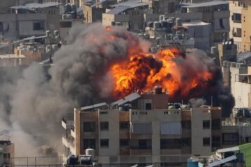 Última hora del ataque contra Irán de EE.UU. e Israel | Oleada de bombardeos en Teherán y países del Golfo y reacción de Trump a la guerra en Irán