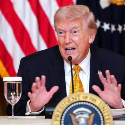 Trump asegura que sería un “gran honor” para él “tomar Cuba”