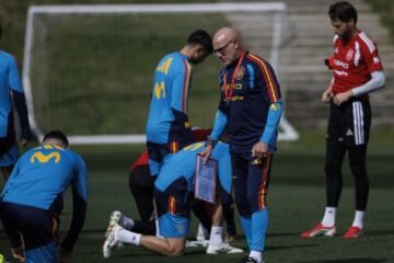 Luis de la Fuente: “Juegue quien juegue de portero no me voy a equivocar”