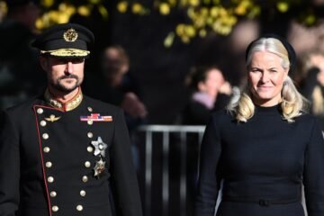 La prensa noruega publica unas imágenes de la princesa Mette-Marit con una máquina de oxígeno