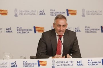 PP y Vox apuestan por sus colores de partido para las instituciones valencianas que gobiernan