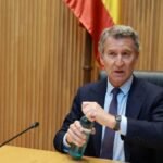 Feijóo compara a Sánchez con Orbán y rechaza la regularización de inmigrantes por “inhumana, injusta, insegura e insostenible”