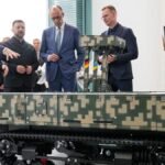 Zelenski celebra la derrota de Orbán en Hungría y reitera que el oleoducto Druzhba estará reparado a finales de abril