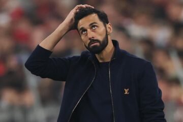 Arbeloa vuelve a cargar contra los árbitros tras el fracaso en Champions y la pérdida de puntos en Liga