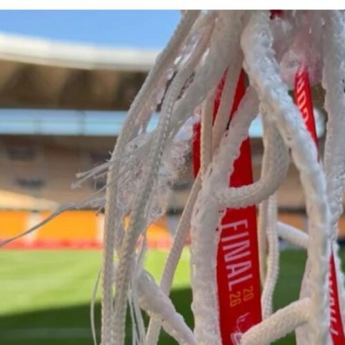 Los aficionados de la Real Sociedad hacen su agosto con la memorabilia de la final en Wallapop