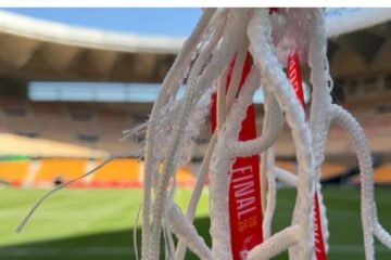 Los aficionados de la Real Sociedad revenden los recuerdos de la final de Copa del Rey por hasta 150 euros en Wallapop