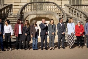 El tercer sector pide mecanismos para aclarar dudas y evitar colas de inmigrantes como hoy