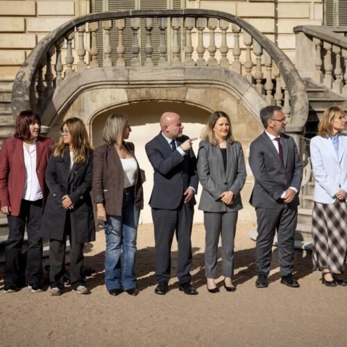 El tercer sector pide mecanismos para aclarar dudas y evitar colas de inmigrantes como hoy