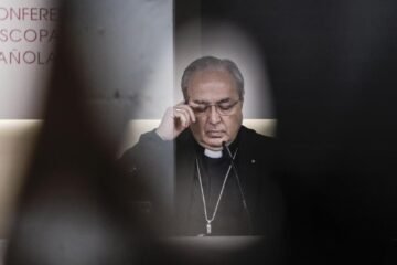 Los obispos censuran la prioridad nacional de los pactos de PP y Vox