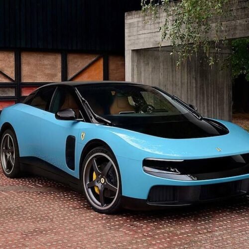 Ferrari cae un 6% en Bolsa tras presentar Luce, su primer coche eléctrico
