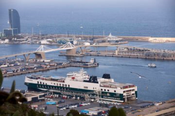Más de la mitad de las exportaciones españolas siguen en manos de sólo 500 empresas pese a la menor concentración