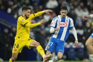 El Sevilla, próximo rival del Espanyol, complica la vida a los blanquiazules y al Girona