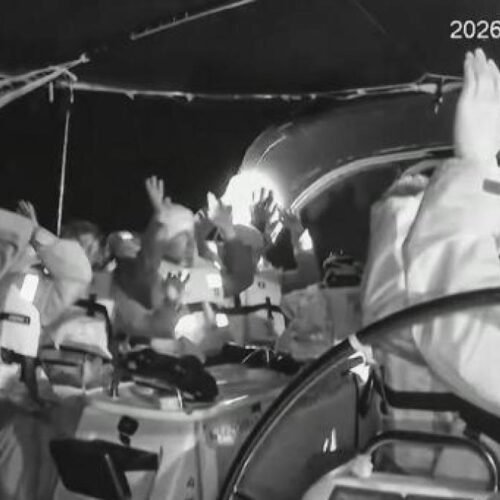 Los activistas de la flotilla detenidos por Israel desembarcan en Grecia, excepto dos de ellos