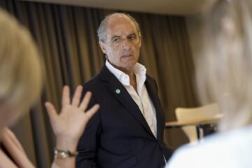 Camps pide a Pérez Llorca “igualdad de armas” y le reta en un congreso: “Ya tengo 300 avales”