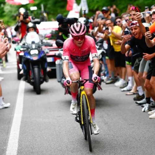 Vingegaard domina el Giro a su antojo con un repóquer de etapas y ya ve Roma