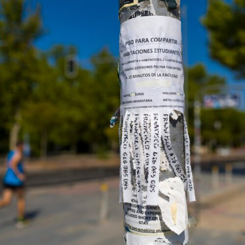 La ansiedad por encontrar piso dispara las búsquedas un 28% antes de las matrículas: «Querían 500 euros por un piso viejo solo por estar en una zona universitaria»