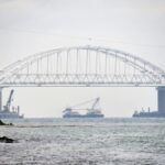Ucrania bombardea el puerto de Kerch, en la Crimea ocupada por Rusia