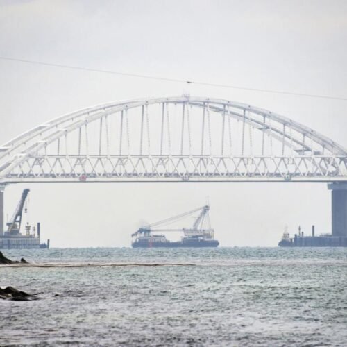 Ucrania bombardea el puerto de Kerch, en la Crimea ocupada por Rusia