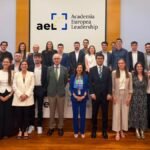 La ministra Robles clausura el último curso de la Academia Europea Leadership