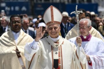 Visita del papa León XIV a Canarias, en directo | El Papa se marcha de España “conmovido por el gran afecto” de los españoles y su “gran corazón católico”