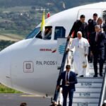 El motor del avión del papa León XIV no entiende de pasaportes diplomáticos